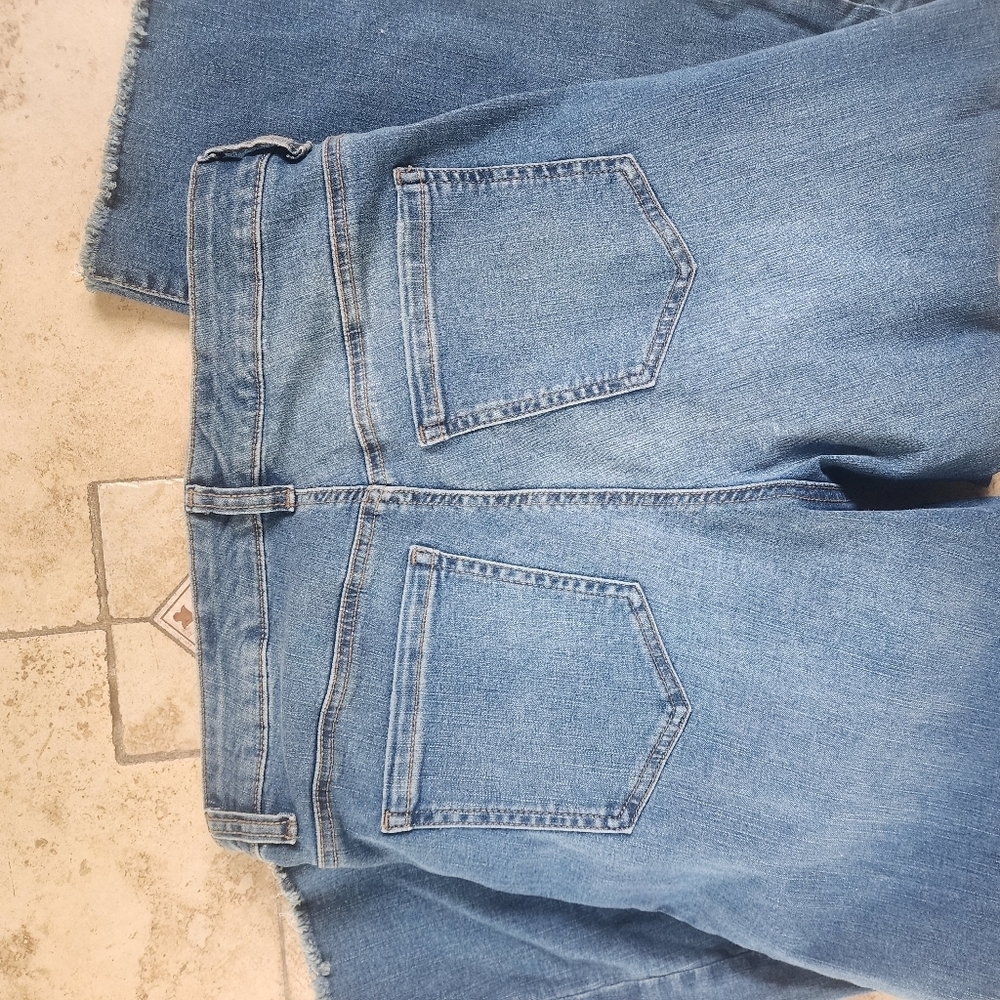 Style & Co Wide Leg Crop Jeans - Picture 5 of 5